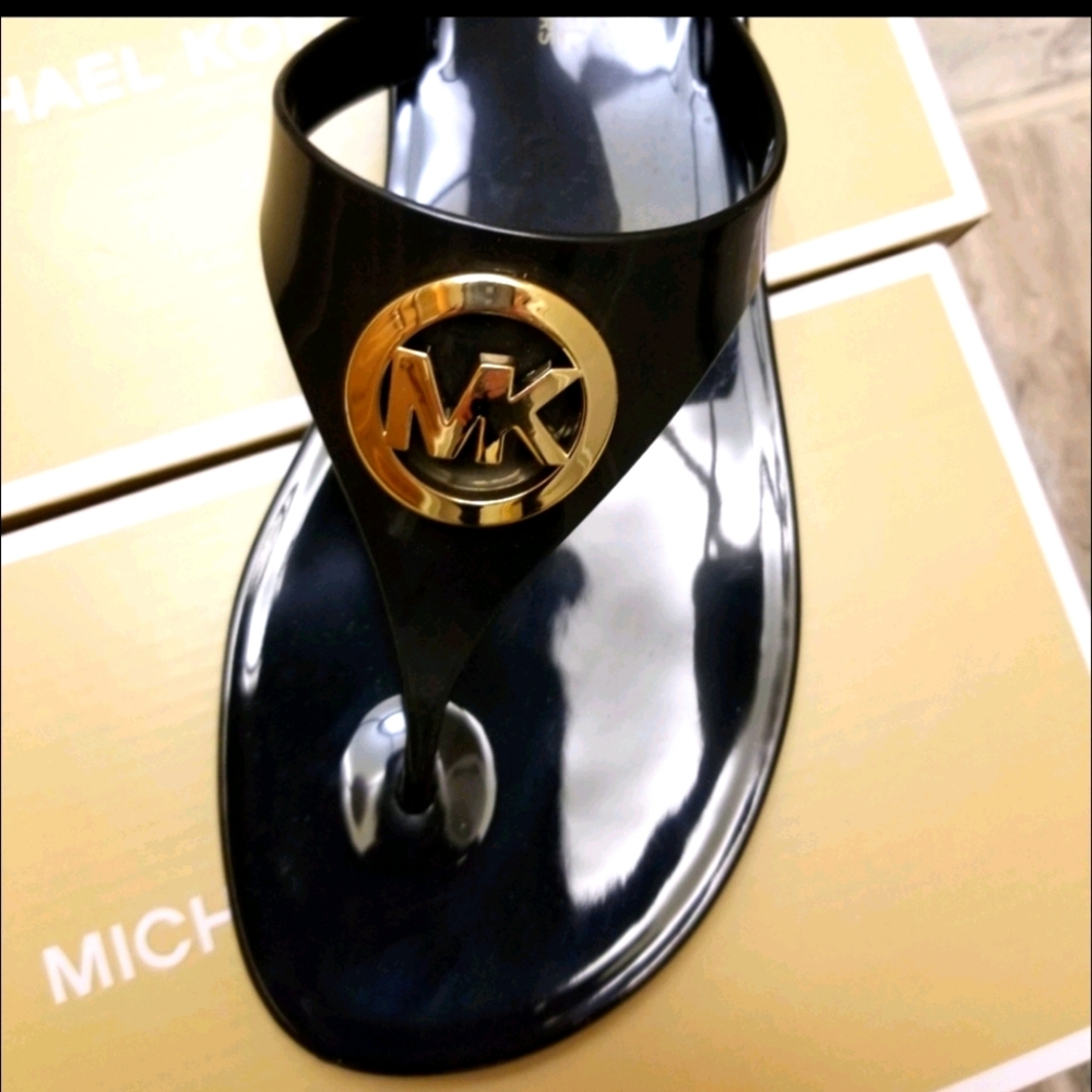 Michael Kors LILLIE Sandals Flip Flops Black jelly gold logo NEW Choose Size - Picture 2 of 4